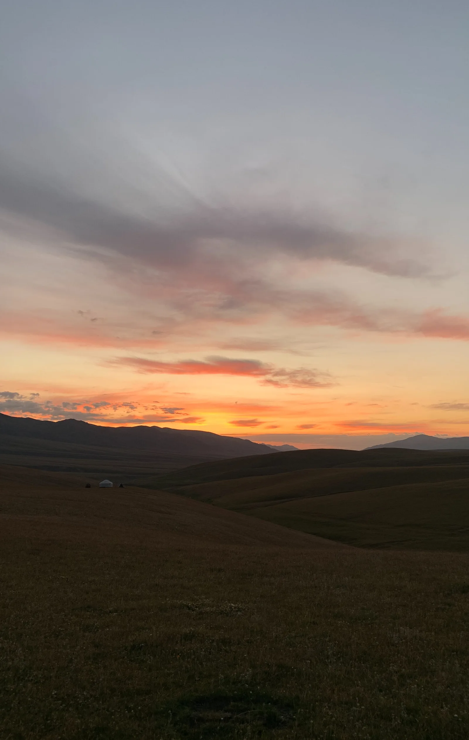 Рассвет на плато Ассы